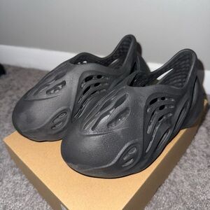 Yeezy Kids Black Foam Runners